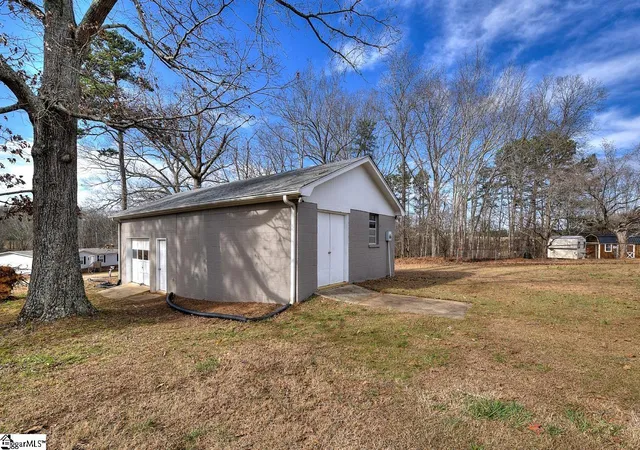 Homes for sale in Liberty, SC | 7998 Moorefield Memorial Hwy, Liberty, SC 29657 | MLS# 1579399
