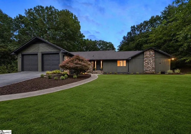 Photo 1 of Single family home for sale at 208 Eastland Dr, Greer, SC 29651 | MLS# 1598315 | Listing updated on 2026-07-21