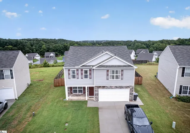 Photo 2 of Single family home for sale at 213 Millhone Wy, Pendleton, SC 29670 | MLS# 1599374 | Listing updated on 2026-08-03