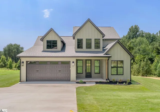 Photo 1 of Single family home for sale at 21 Burns Rd, Travelers Rest, SC 29690 | MLS# 1599099 | Listing updated on 2026-09-02