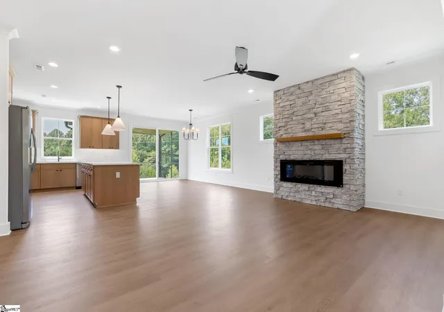 Photo 3 of Single family home for sale at 21 Burns Rd, Travelers Rest, SC 29690 | MLS# 1599099 | Listing updated on 2026-09-02