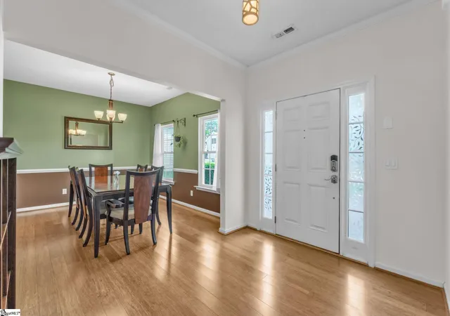 Photo 3 of Single family home for sale at 6 Hartwell Dr, Simpsonville, SC 29681 | MLS# 1601441 | Listing updated on 2026-09-11