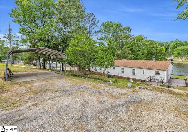 3rd image of 90 E Stagecoach Rd, Cross Hill, SC 29332 | MLS# 1595370