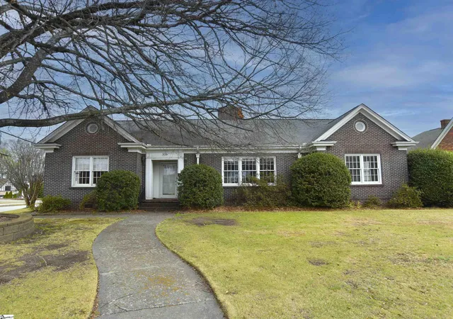Photo 1 of Single family home for sale at 308 W Poinsett St, Greer, SC 29650 | MLS# 1584285 | Listing updated on 2026-09-09