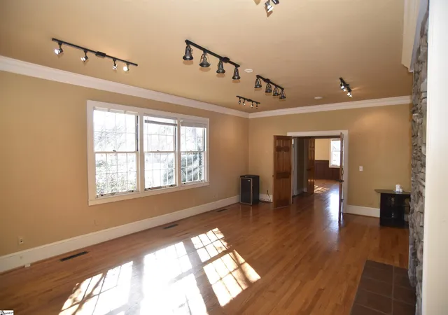 Photo 3 of Single family home for sale at 308 W Poinsett St, Greer, SC 29650 | MLS# 1584285 | Listing updated on 2026-09-09