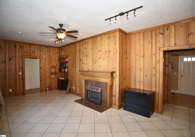 Photo 4 of Single family home for sale at 308 W Poinsett St, Greer, SC 29650 | MLS# 1584285 | Listing updated on 2026-09-09