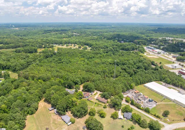 Photo 4 of House for sale at 14 Sloan Lake Rd, Woodruff, SC 29388 | MLS# 1599025 | Listing updated on 2026-07-28
