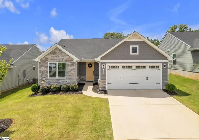 Photo 1 of Single family home for sale at 118 Timberwild Dr, Greenville, SC 29605 | MLS# 1595438 | Listing updated on 2026-09-09