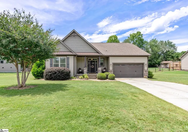 Photo 1 of Single family home for sale at 112 Fox Farm Wy, Greer, SC 29651 | MLS# 1600593 | Listing updated on 2026-08-12