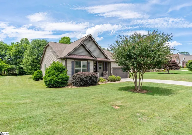 Photo 2 of Single family home for sale at 112 Fox Farm Wy, Greer, SC 29651 | MLS# 1600593 | Listing updated on 2026-08-12