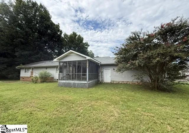 Photo 2 of Single family home for sale at 48 N Windward Ct, Taylors, SC 29687 | MLS# 1602056 | Listing updated on 2026-09-01