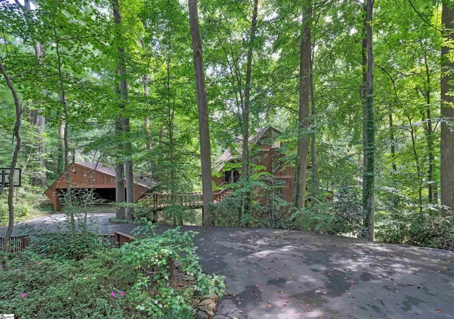Photo 1 of Single family home for sale at 7 W Avondale Dr, Greenville, SC 29609 | MLS# 1599459 | Listing updated on 2026-08-01