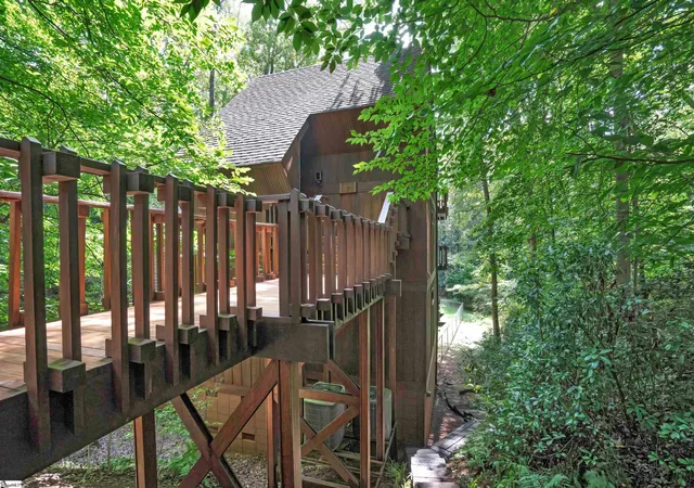 Photo 3 of Single family home for sale at 7 W Avondale Dr, Greenville, SC 29609 | MLS# 1599459 | Listing updated on 2026-08-01