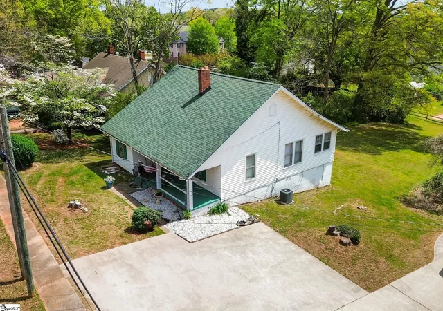 32nd image of 312 E A Ave, Easley, SC 29640 | MLS# 1588203