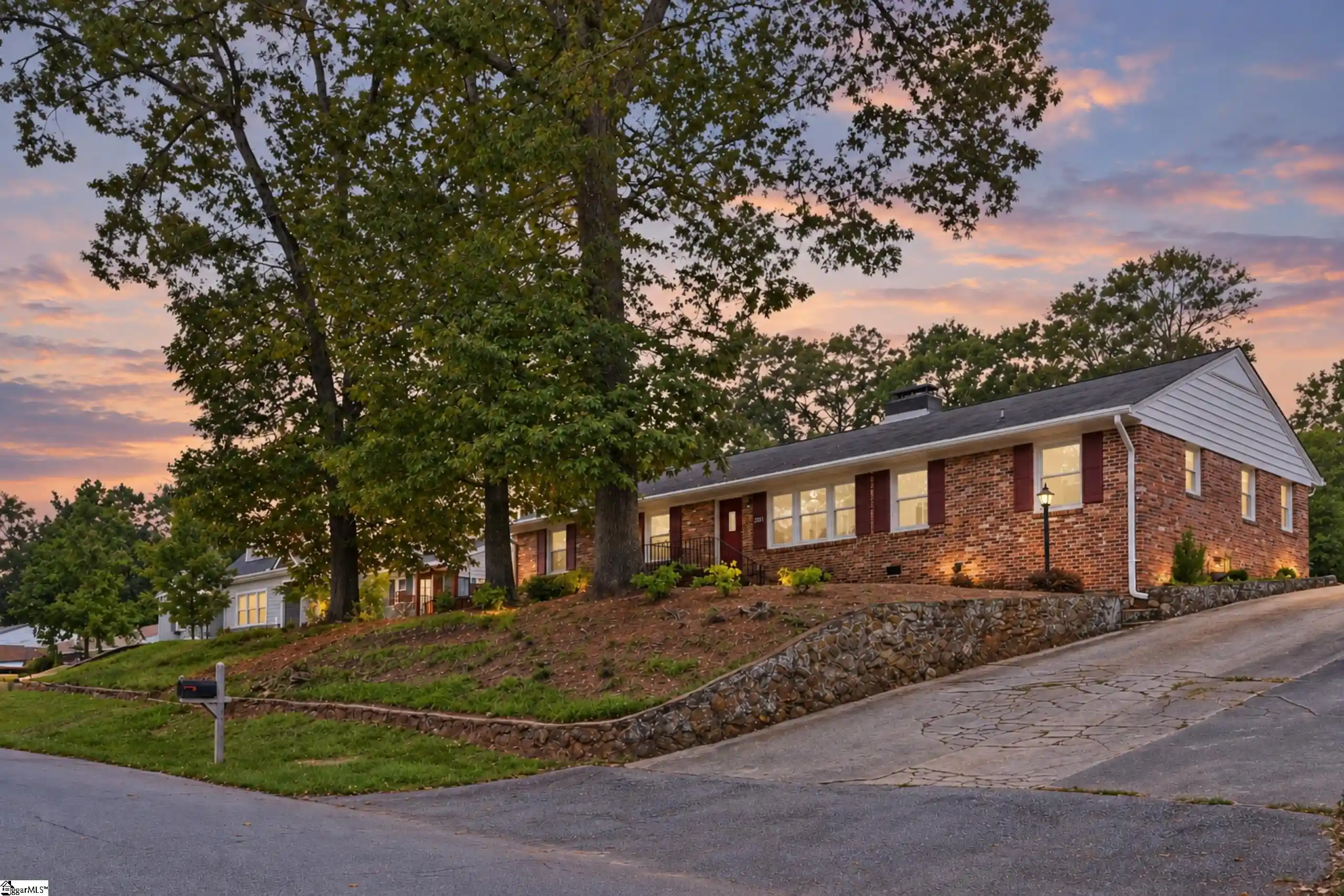 Photo 1 of Single family home for sale at 221 Lowndes Ave, Greenville, SC 29607 | MLS# 1606831 | Listing updated on 2026-10-19