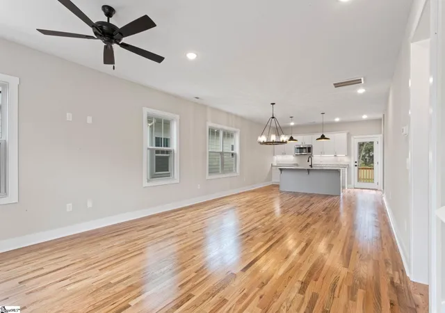 Photo 3 of Single family home for sale at 20 N Georgia Ave, Greenville, SC 29611 | MLS# 1571582 | Listing updated on 2026-09-04