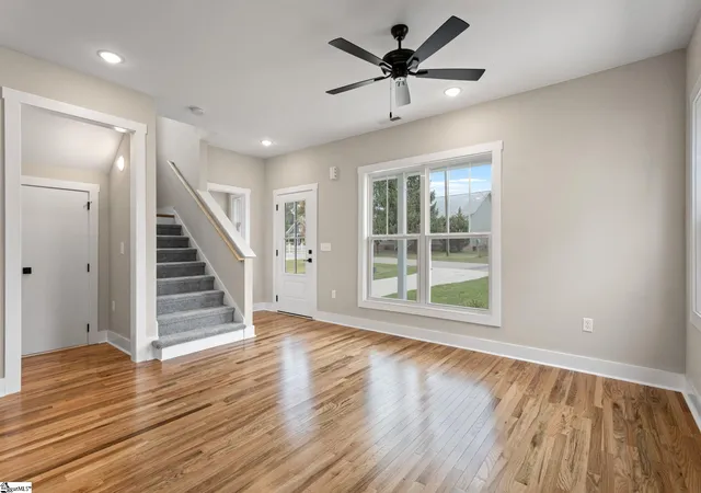 Photo 4 of Single family home for sale at 20 N Georgia Ave, Greenville, SC 29611 | MLS# 1571582 | Listing updated on 2026-09-04
