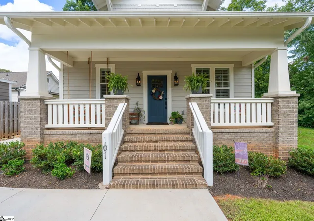 Photo 4 of Single family home for sale at 101 Parris Ave, Greenville, SC 29605 | MLS# 1598716 | Listing updated on 2026-10-02