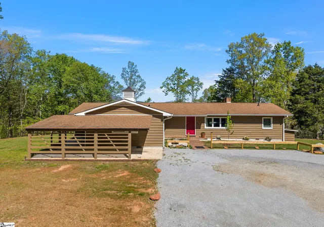 Photo 3 of Single family home for sale at 110 Persimmon Hill Ct, Columbus, NC 28722 | MLS# 1588750 | Listing updated on 2026-07-24