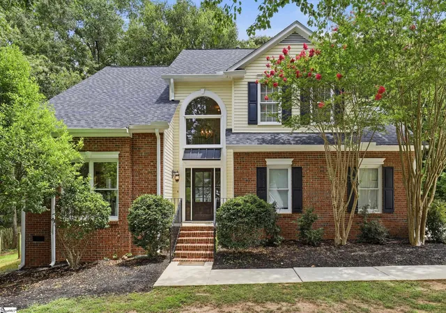 Photo 1 of Single family home for sale at 3 Huntsman Ct, Simpsonville, SC 29680 | MLS# 1598740 | Listing updated on 2026-10-14