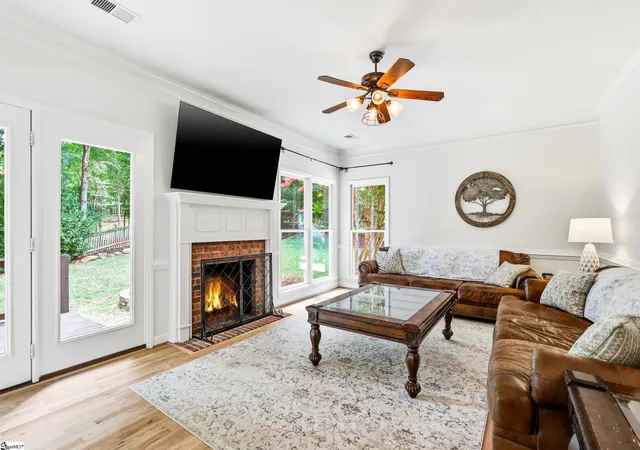 Photo 4 of Single family home for sale at 3 Huntsman Ct, Simpsonville, SC 29680 | MLS# 1598740 | Listing updated on 2026-10-28