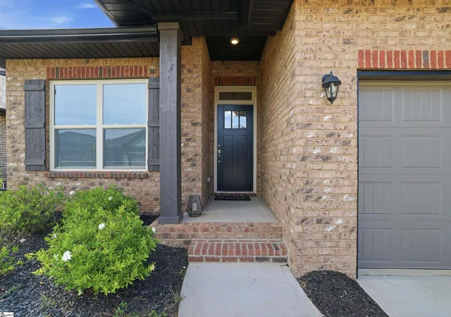 Photo 2 of Single family home for sale at 50 Woodcross Dr, Simpsonville, SC 29681 | MLS# 1594586 | Listing updated on 2026-09-27
