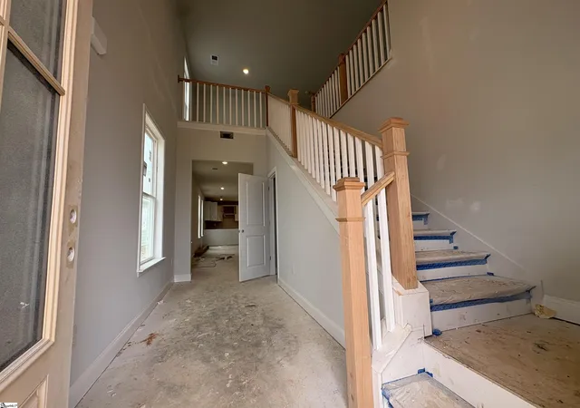 Photo 3 of Single family home for sale at 8 Whirlwind Wy, Simpsonville, SC 29681 | MLS# 1599724 | Listing updated on 2026-10-23