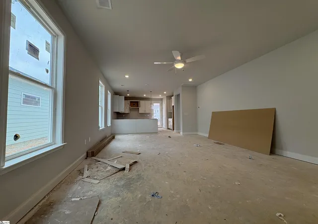 Photo 3 of Single family home for sale at 8 Whirlwind Wy, Simpsonville, SC 29681 | MLS# 1599724 | Listing updated on 2026-10-23