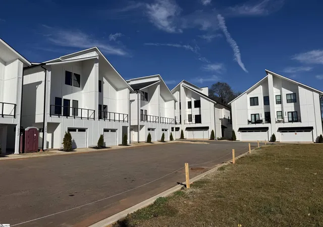 Photo 1 of Condo for sale at 208 Ackert Wy, Greenville, SC 29605 | MLS# 1588240 | Listing updated on 2026-04-15