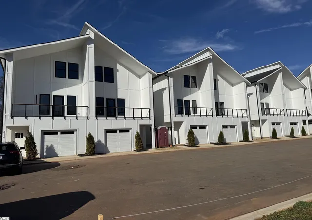 Photo 2 of Condo for sale at 208 Ackert Wy, Greenville, SC 29605 | MLS# 1588240 | Listing updated on 2026-04-15