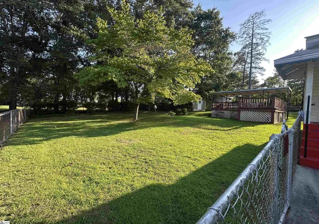 Photo 35 of Single family home for sale at 9 Woodmont Cir, Greenville, SC 29605 | MLS# 1602338 | Listing updated on 2026-10-02