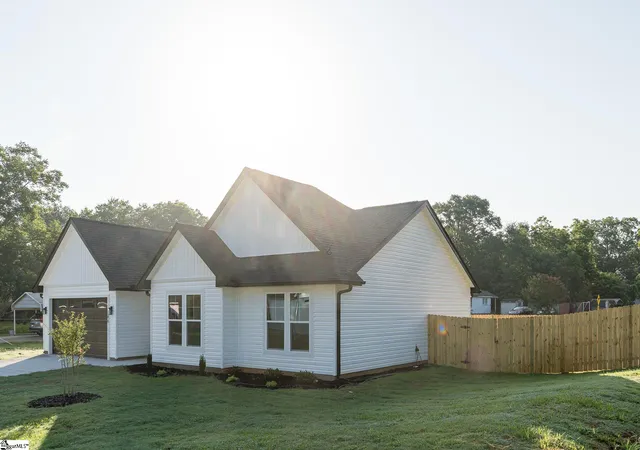 4th image of 100 Cottage St, Lyman, SC 29365 | MLS# 1590745