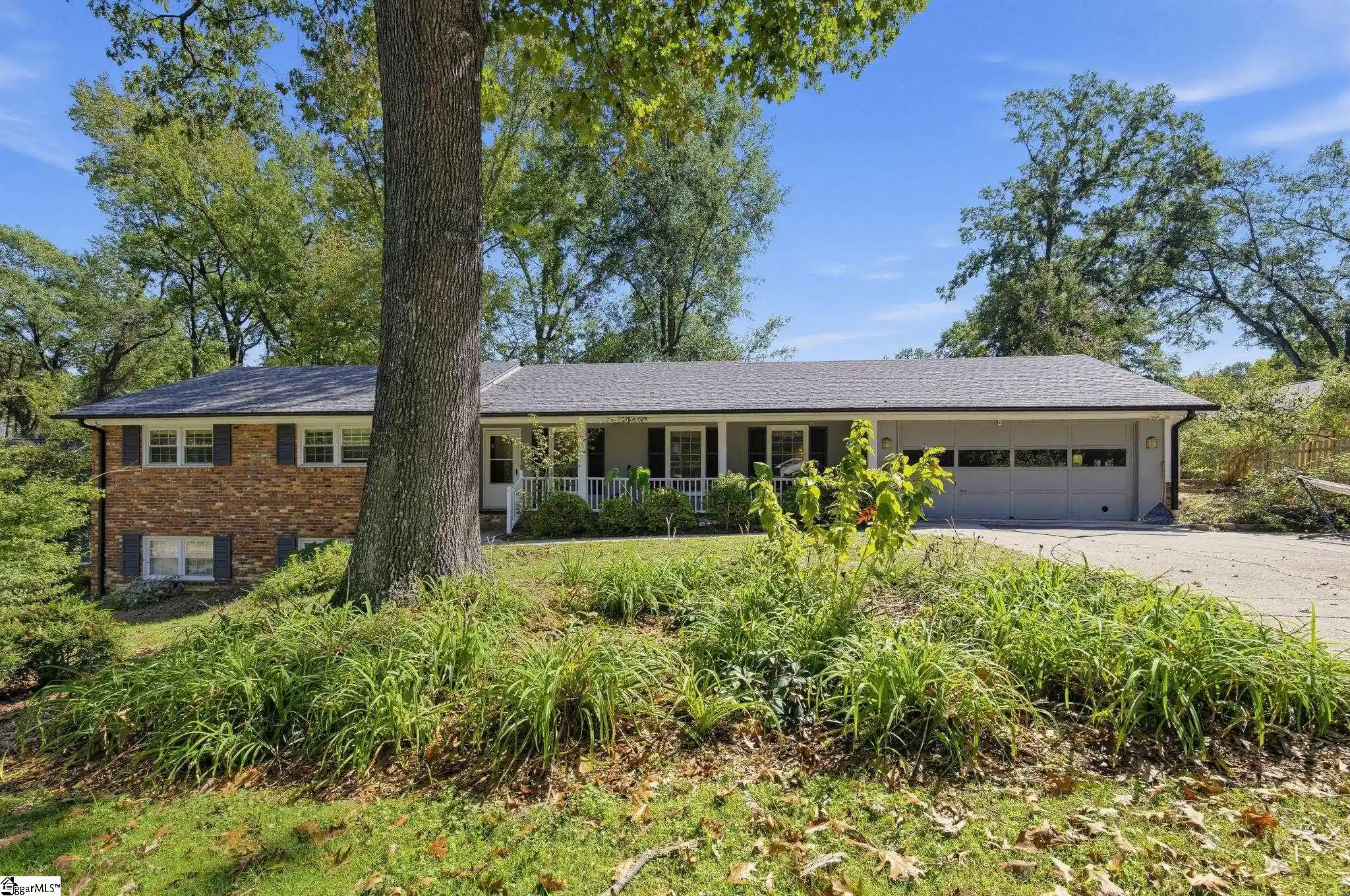 Photo 1 of Single family home for sale at 404 Kenilworth Dr, Greenville, SC 29615 | MLS# 1607021 | Listing updated on 2026-10-19