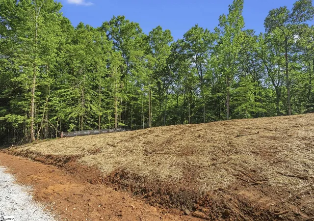 Homes for sale in Taylors, SC | 112 N Silver Lake Dr, Taylors, SC 29687 | MLS# 1597212