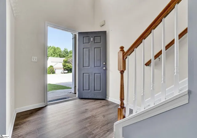Photo 3 of Single family home for sale at 7 Frostweed Ct, Simpsonville, SC 29680 | MLS# 1598834 | Listing updated on 2026-08-11