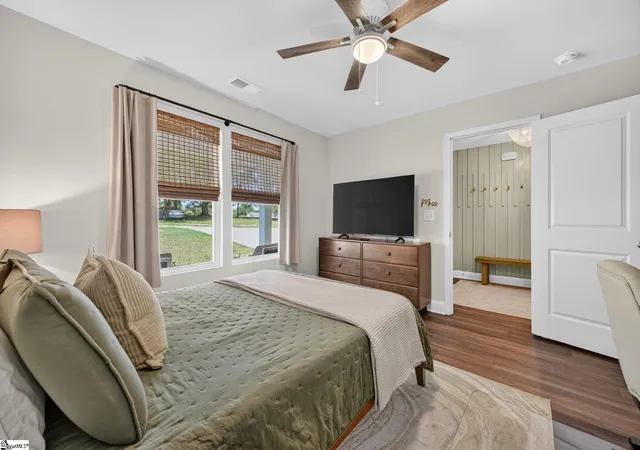 Photo 4 of Single family home for sale at 214 Woodfield Ave, Fountain Inn, SC 29644 | MLS# 1600835 | Listing updated on 2026-10-09