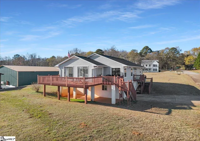 Photo 3 of Single family home for sale at 103 Windy Pt S, Townville, SC 29689 | MLS# 1577263 | Listing updated on 2026-08-18