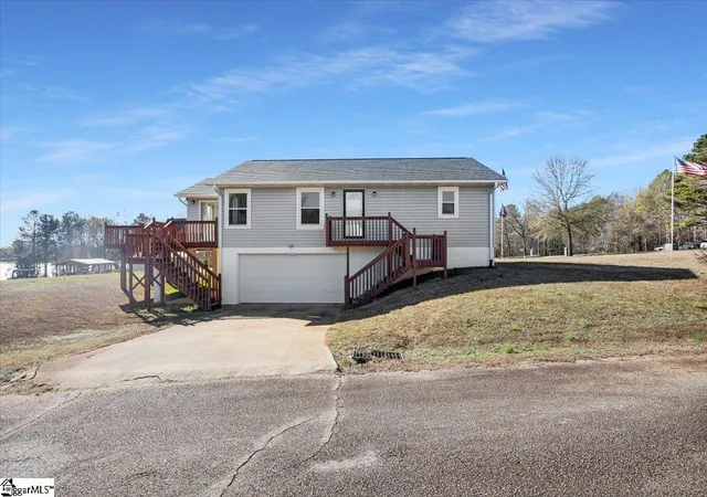 Photo 3 of Single family home for sale at 103 Windy Pt S, Townville, SC 29689 | MLS# 1577263 | Listing updated on 2026-08-18