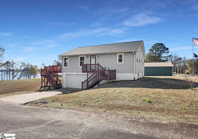 Photo 4 of Single family home for sale at 103 Windy Pt S, Townville, SC 29689 | MLS# 1577263 | Listing updated on 2026-08-18
