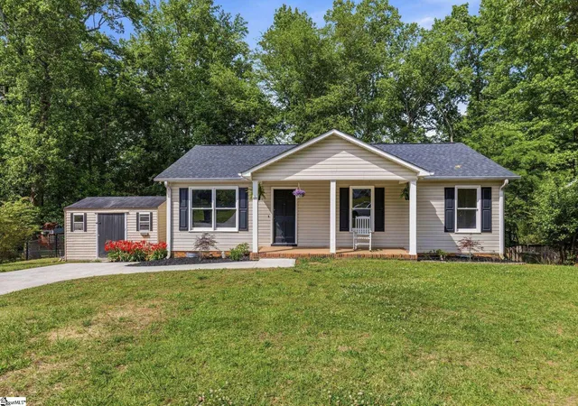 Photo 1 of Single family home for sale at 323 Pinonwood Dr, Simpsonville, SC 29680 | MLS# 1602241 | Listing updated on 2026-08-31