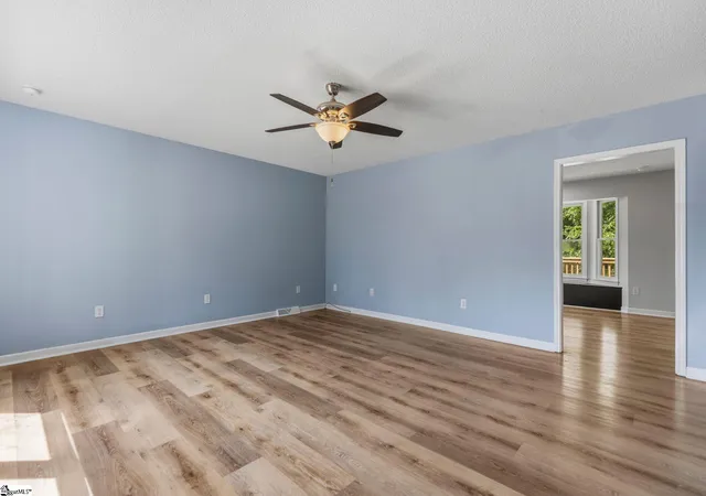 Photo 3 of Single family home for sale at 323 Pinonwood Dr, Simpsonville, SC 29680 | MLS# 1602241 | Listing updated on 2026-08-31