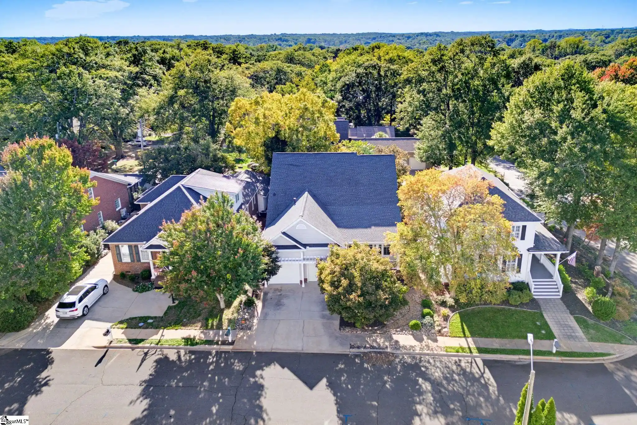 Photo 1 of Single family home for sale at 4 Crabapple Ct, Greenville, SC 29605 | MLS# 1607049 | Listing updated on 2026-10-21