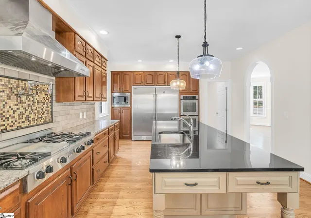 Photo 4 of Single family home for sale at 11 Country Squire Ct, Greenville, SC 29615 | MLS# 1595643 | Listing updated on 2026-09-13