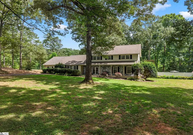 Photo 3 of Single family home for sale at 174 Green Lake Rd, Greenville, SC 29607 | MLS# 1598709 | Listing updated on 2026-09-17