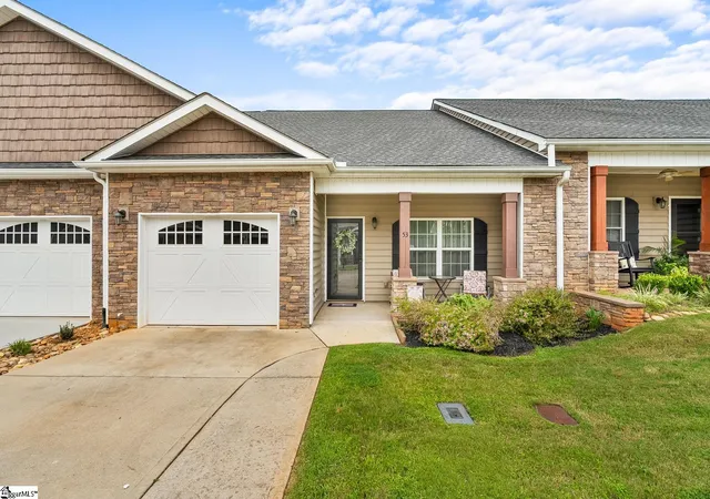 Photo 3 of Sale Pending at 52 Hillsborough Dr, Anderson, SC 29621 | MLS# 1600588 | Listing updated on 2026-08-21
