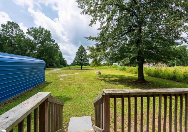 Photo 2 of Manufactured home for sale at 963 Renno Rd, Clinton, SC 29325 | MLS# 1602415 | Listing updated on 2026-08-31