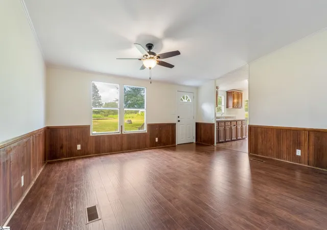 Photo 4 of Manufactured home for sale at 963 Renno Rd, Clinton, SC 29325 | MLS# 1602415 | Listing updated on 2026-08-31