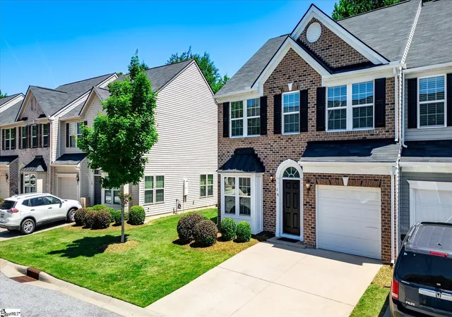 Photo 2 of Townhouse for sale at 16 Fairchild Wy, Greenville, SC 29607 | MLS# 1592035 | Listing updated on 2026-09-13