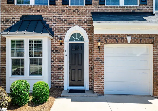 Photo 3 of Townhouse for sale at 16 Fairchild Wy, Greenville, SC 29607 | MLS# 1592035 | Listing updated on 2026-09-13