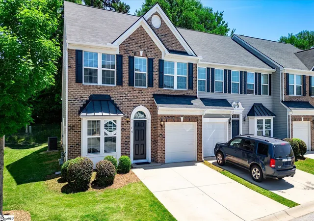 Photo 3 of Townhouse for sale at 16 Fairchild Wy, Greenville, SC 29607 | MLS# 1592035 | Listing updated on 2026-09-13